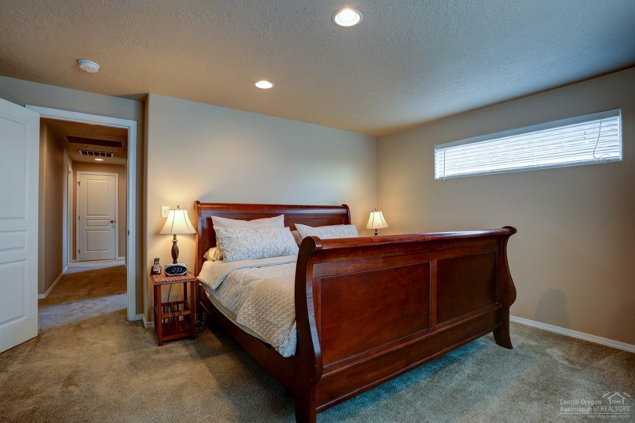 21193 Keyte Road Bend, OR 97701 - Photo 11 of 24 Gallery Image 11