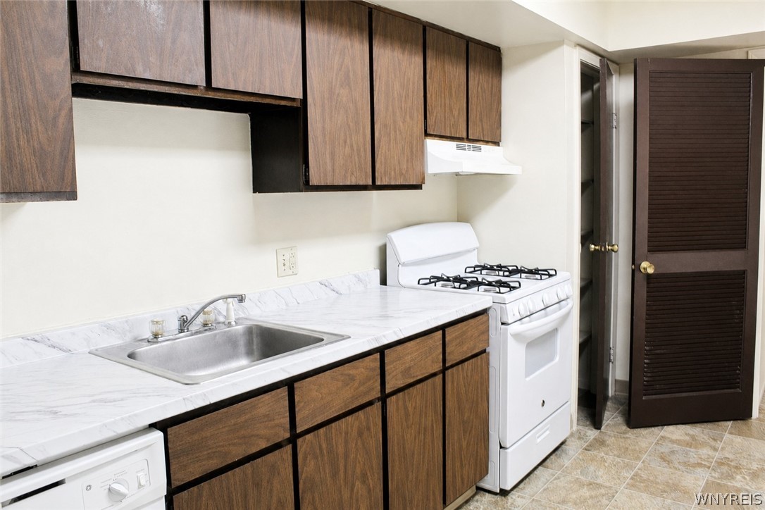 4547 Chestnut Ridge Road, Unit 208B Amherst, NY 14228 - Photo 3 of 6 Gallery Image 3