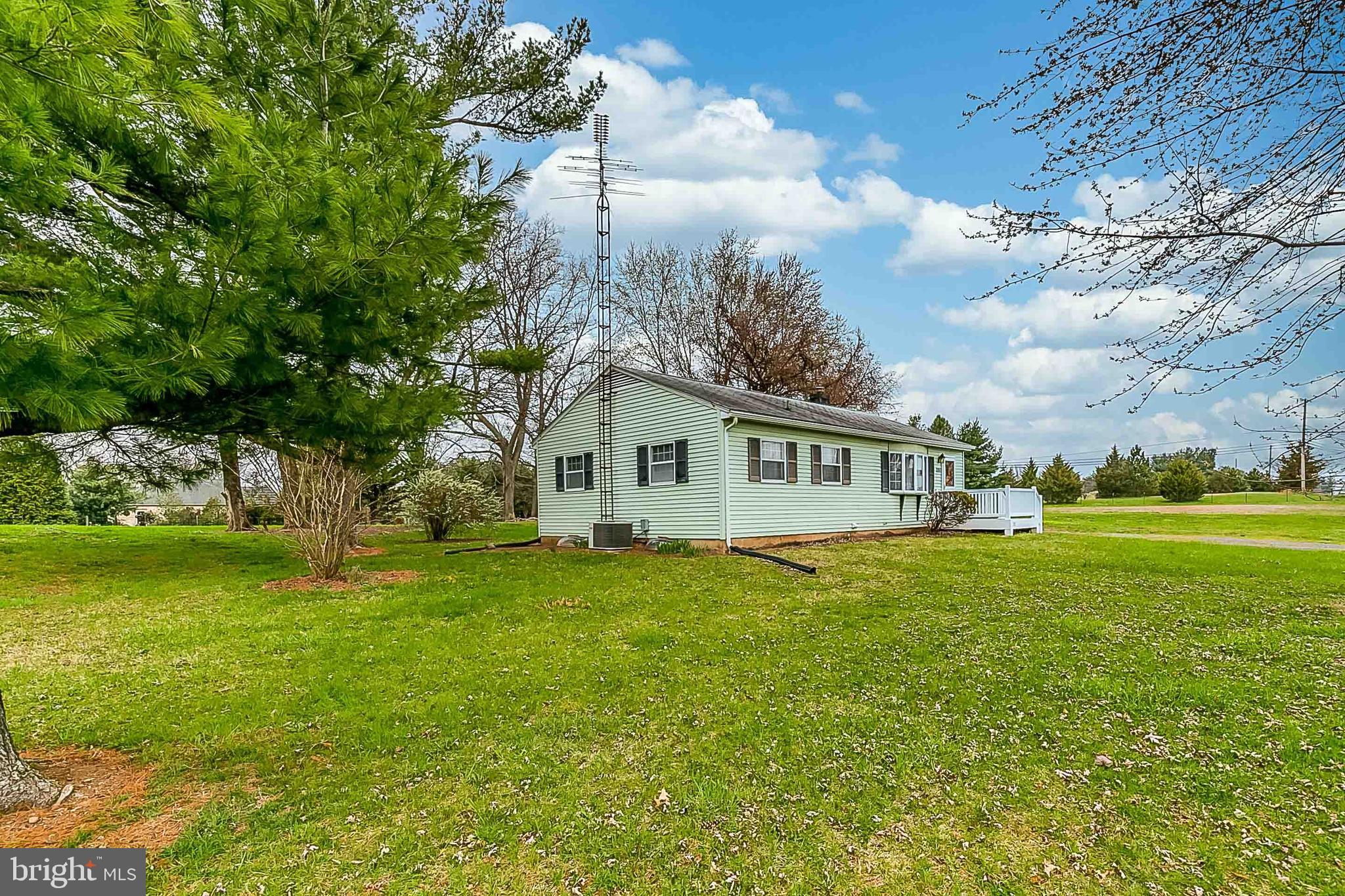 9928 Old Frederick Road Frederick, MD 21701 - Photo 4 of 41