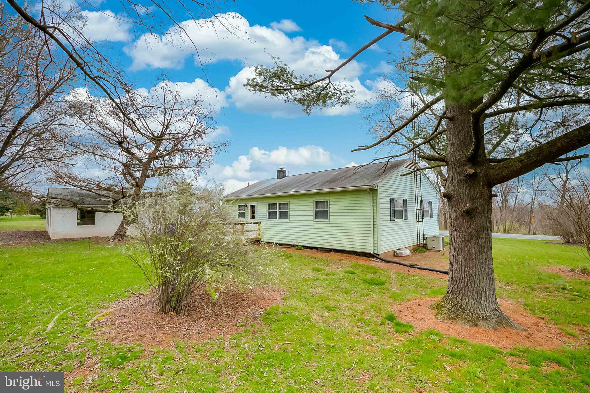 9928 Old Frederick Road Frederick, MD 21701 - Photo 5 of 41