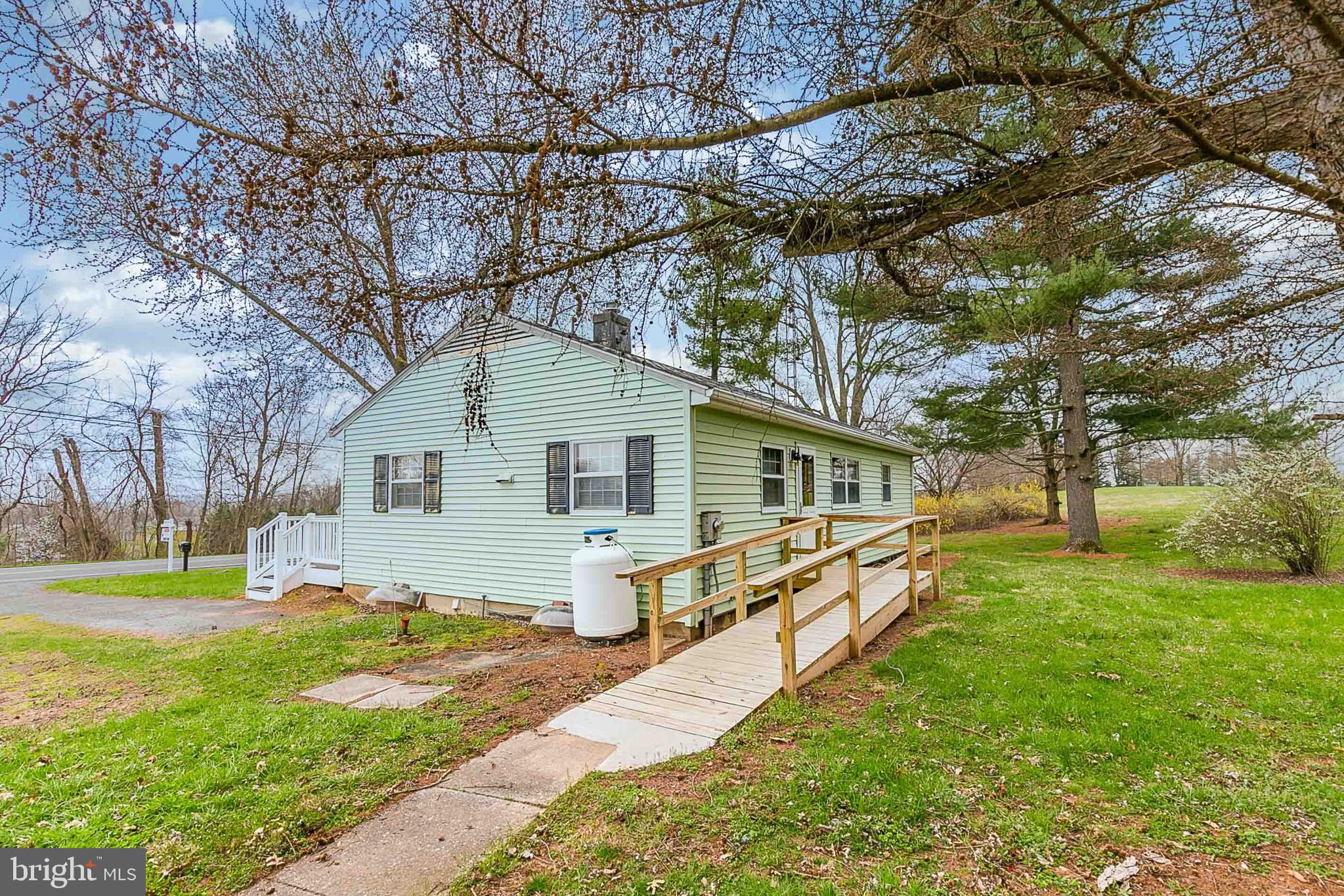 9928 Old Frederick Road Frederick, MD 21701 - Photo 7 of 41