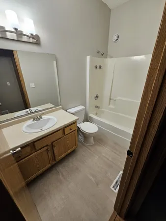 $312,000 | 1033-1035 27th Street North, Fargo, ND 58102