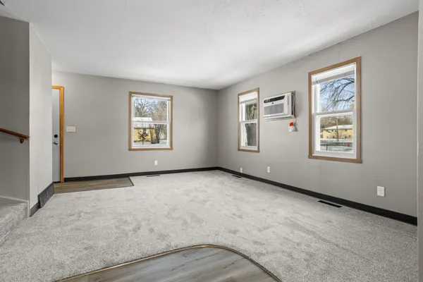 $312,000 | 1033-1035 27th Street North, Fargo, ND 58102