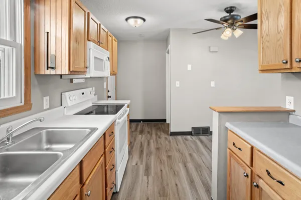 $312,000 | 1033-1035 27th Street North, Fargo, ND 58102