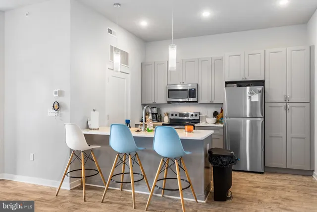 $2,100 | 5102 Rochelle Avenue, Unit 18, Philadelphia, PA 19128