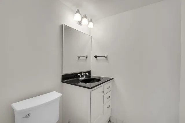 $210,000 | 5S040 Pebblewood Lane, Unit E103, Naperville, IL 60563