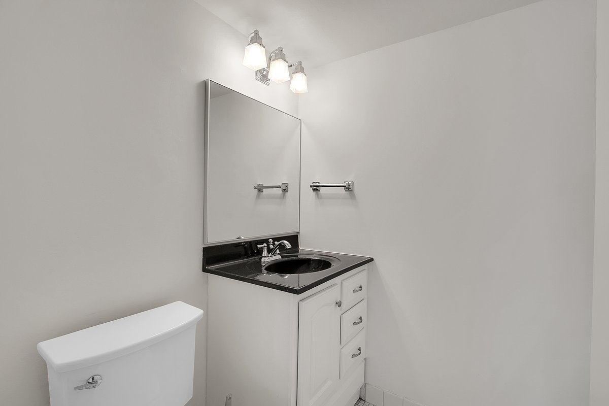 5S040 Pebblewood Lane, Unit E103 Naperville, IL 60563 - Photo 12 of 14