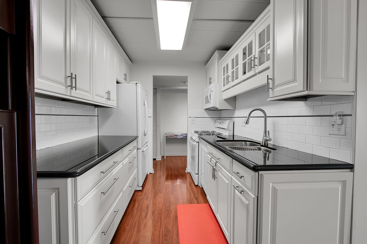 5S040 Pebblewood Lane, Unit E103 Naperville, IL 60563 - Photo 7 of 14