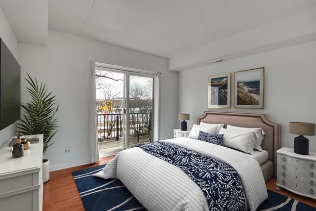 $210,000 | 5S040 Pebblewood Lane, Unit E103, Naperville, IL 60563