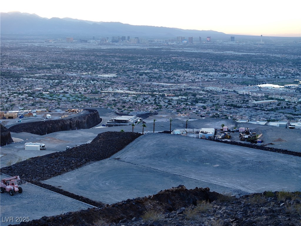555 Grand Rim Drive Henderson, NV 89012 - Photo 2 of 20 Strip views