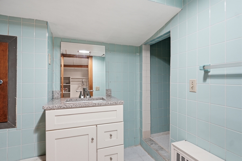22 Maxdale Road Worcester, MA 01602 - Photo 29 of 34