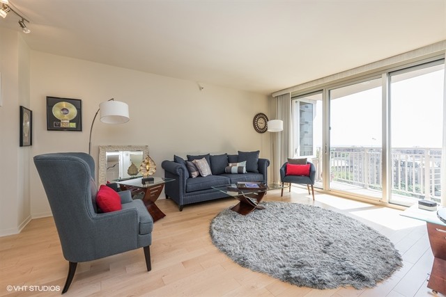 807 Davis Street, Unit 1110 Evanston, IL 60201 - Photo 5 of 10