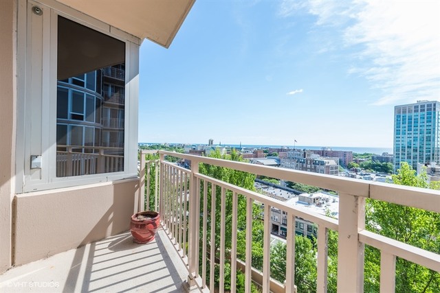 807 Davis Street, Unit 1110 Evanston, IL 60201 - Photo 8 of 10