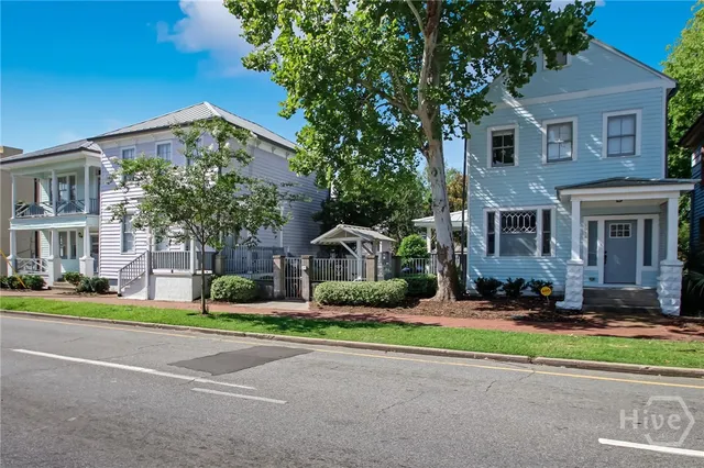 $2,000 | 307 West Henry Street, Unit A, Savannah, GA 31401
