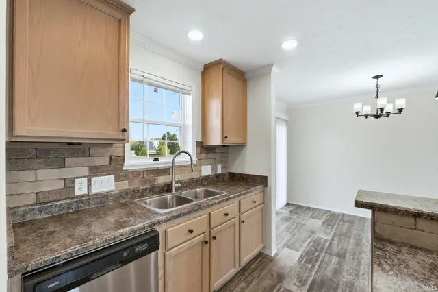 $250,000 | 6713 Albatross Drive, New Haven, IN 46806