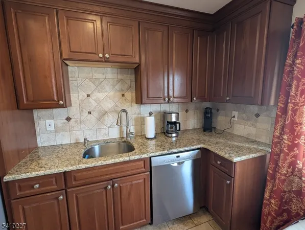 $774,000 | 150 Victoria Drive, Clark, NJ 07066