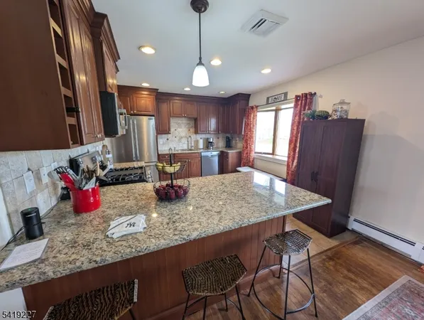 $774,000 | 150 Victoria Drive, Clark, NJ 07066