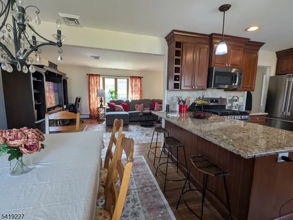 $774,000 | 150 Victoria Drive, Clark, NJ 07066