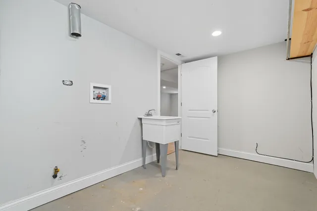 $2,100 | 6833 Baring Avenue, Hammond, IN 46324