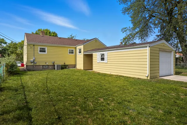 $2,100 | 6833 Baring Avenue, Hammond, IN 46324