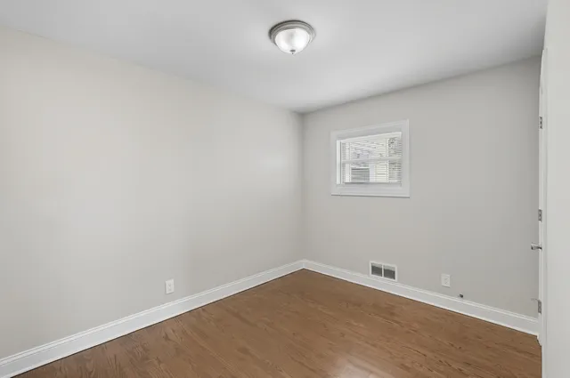 $2,100 | 6833 Baring Avenue, Hammond, IN 46324