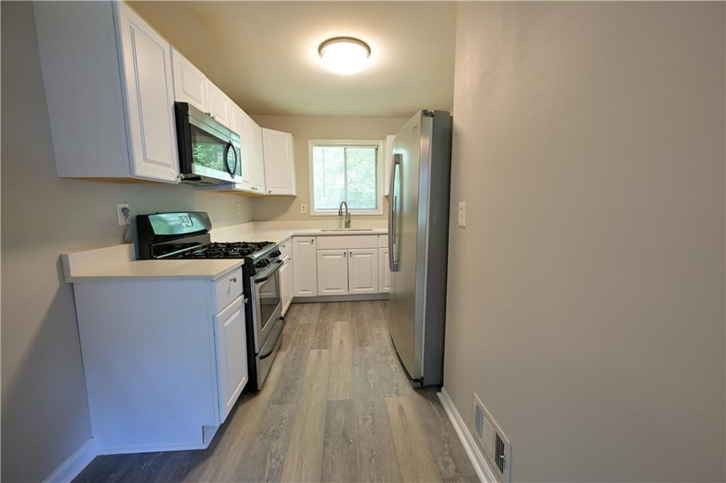 2075 Claude Street Northwest Atlanta, GA 30318 - Photo 4 of 10