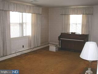 57 James Road Broomall, PA 19008 - Photo 3 of 5 Gallery Image 3