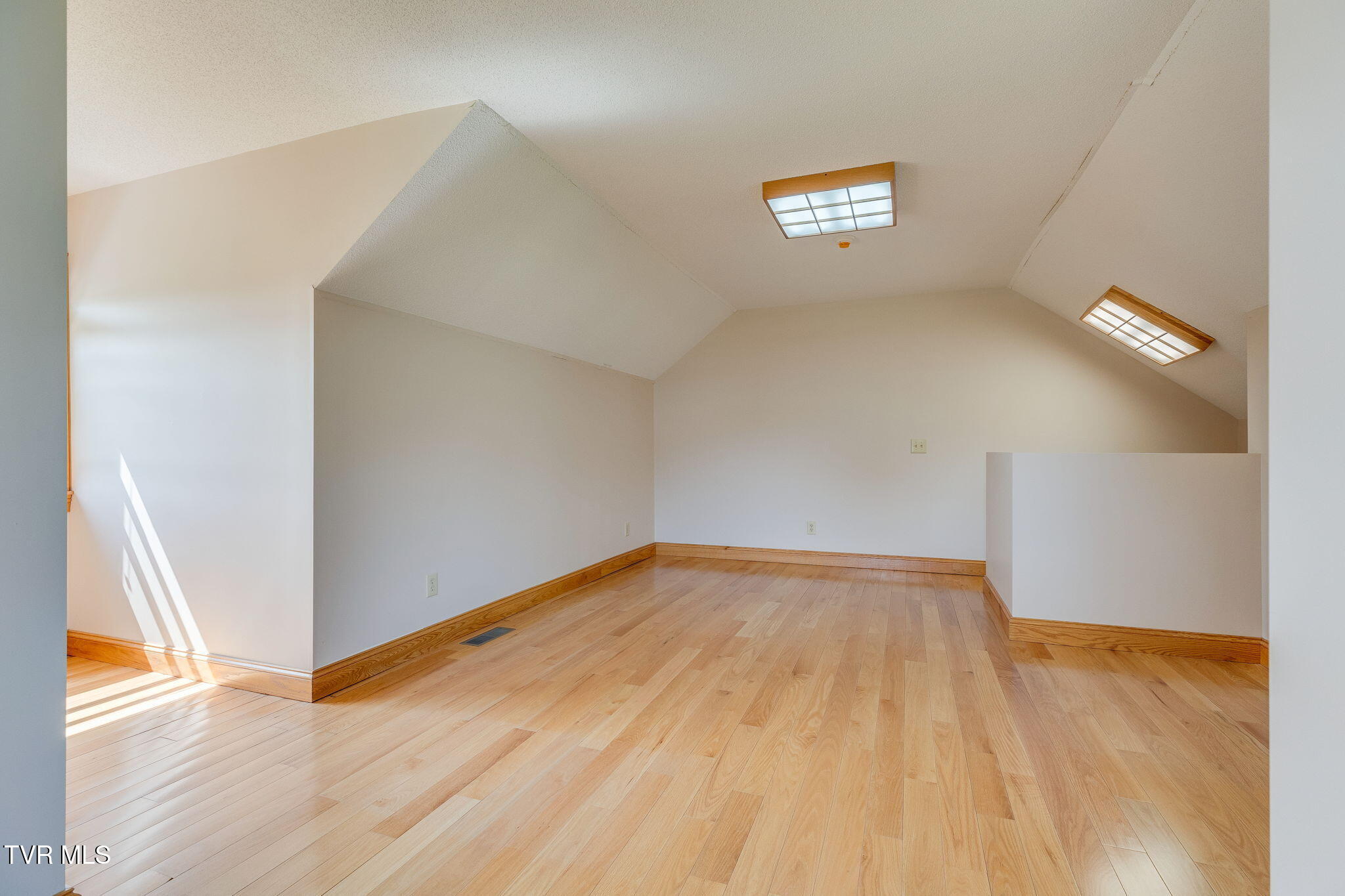 6125 Old Jonesboro Road Bristol, TN 37620 - Photo 38 of 50 034