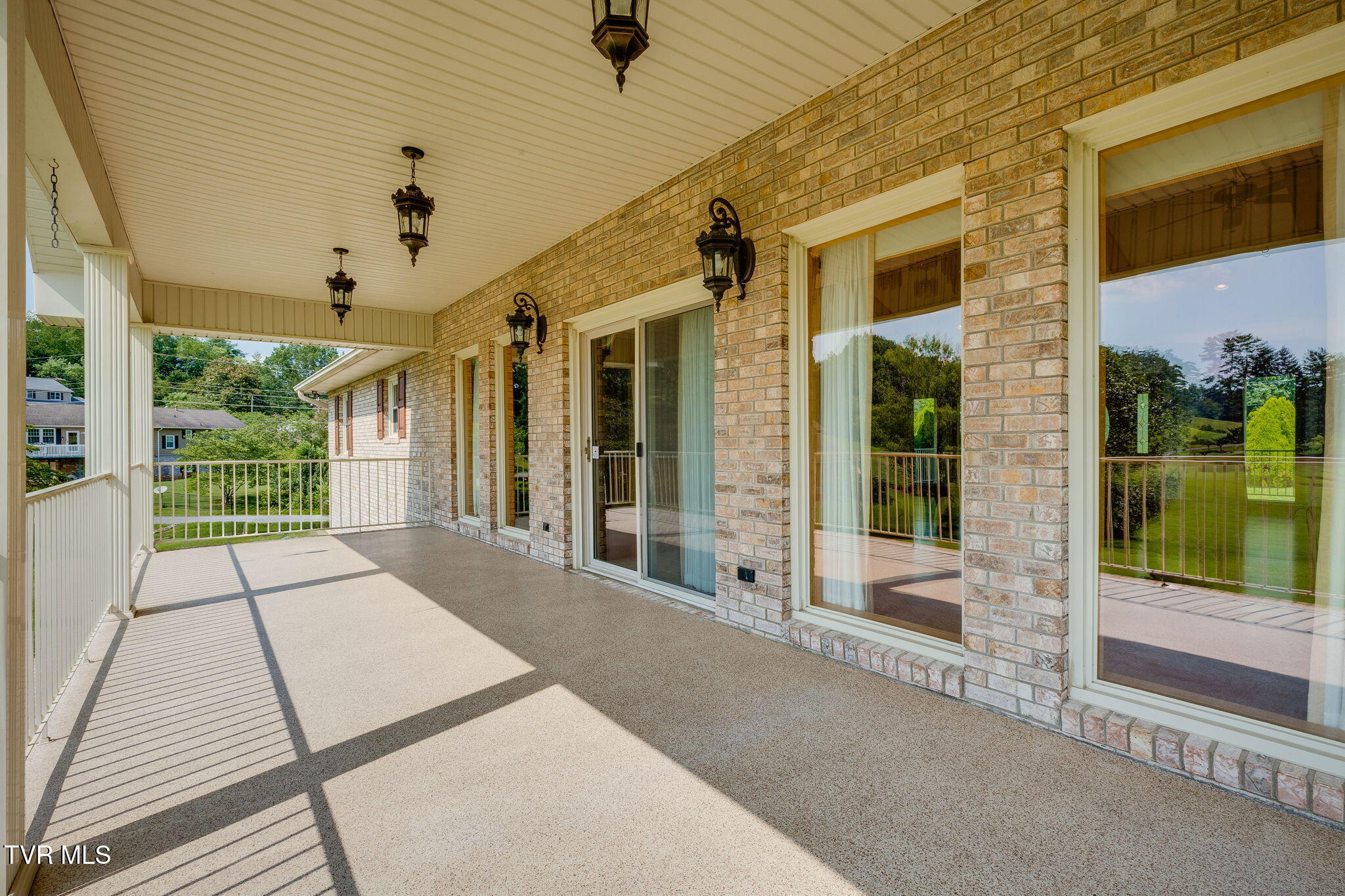 6125 Old Jonesboro Road Bristol, TN 37620 - Photo 7 of 50 007