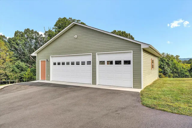 $549,950 | 5093 Jordantown Road, Vinton, VA 24179