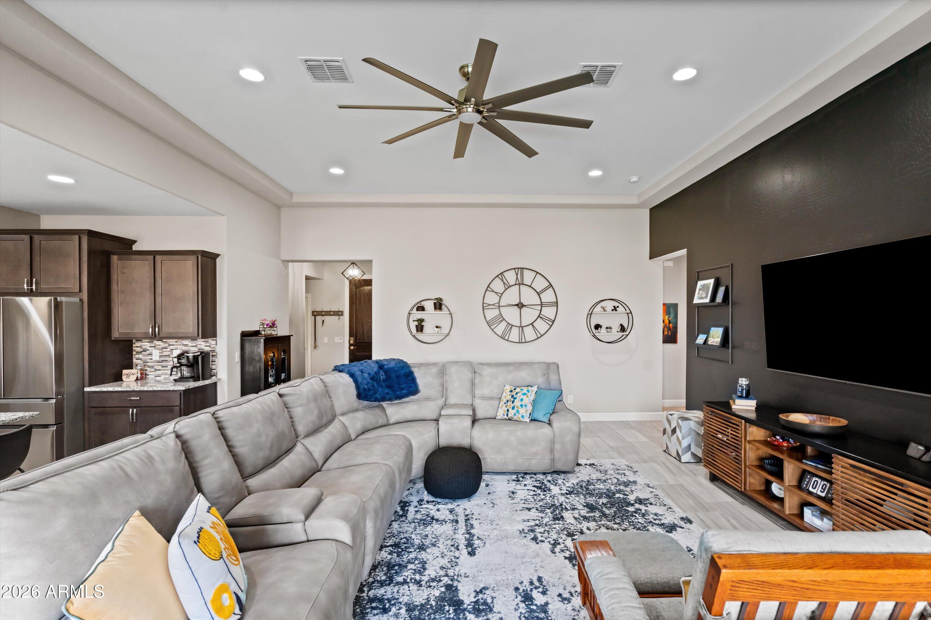 18289 West Raven Road Goodyear, AZ 85338 - Photo 13 of 92