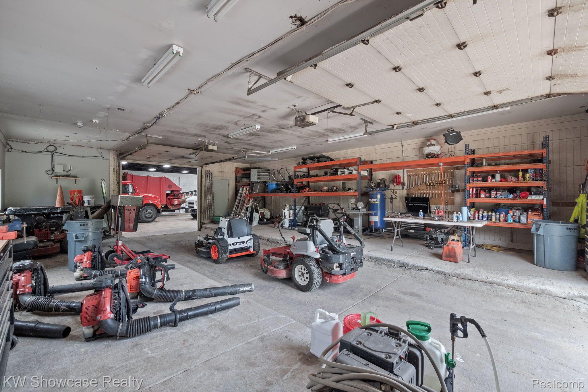 1701 East Moore Road Milford, MI 48381 - Photo 17 of 32 3600 Sq Ft