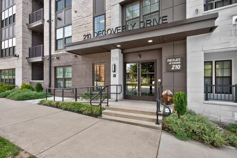 $769,000 | 210 Decoverly Drive, Unit 310, Gaithersburg, MD 20878