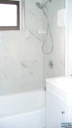 $1,425 | 501 Linwood Drive, Unit 5J, Fort Lee, NJ 07024