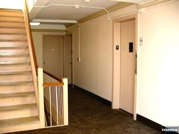 $1,425 | 501 Linwood Drive, Unit 5J, Fort Lee, NJ 07024