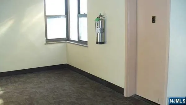 $1,425 | 501 Linwood Drive, Unit 5J, Fort Lee, NJ 07024