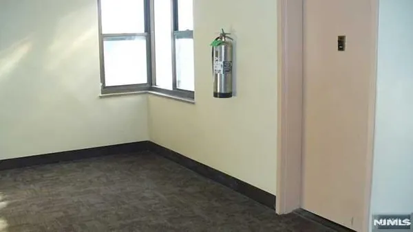 $1,425 | 501 Linwood Drive, Unit 5J, Fort Lee, NJ 07024