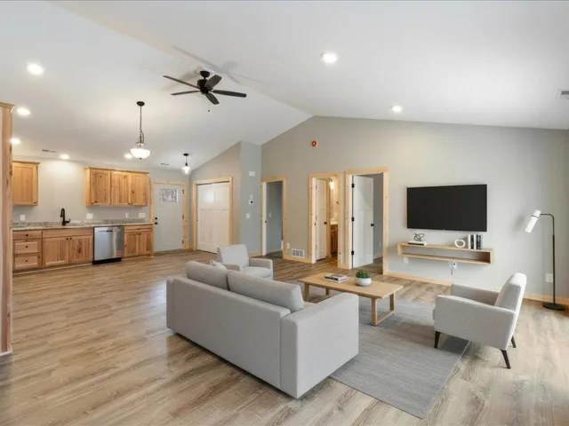 $375,000 | 31687 Summer Drive, Breezy Point, MN 56472