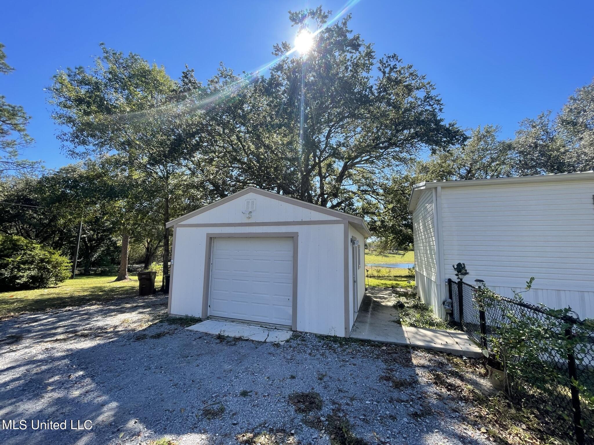 16431 Moran Road Gulfport, MS 39503 - Photo 18 of 22 IMG_7275