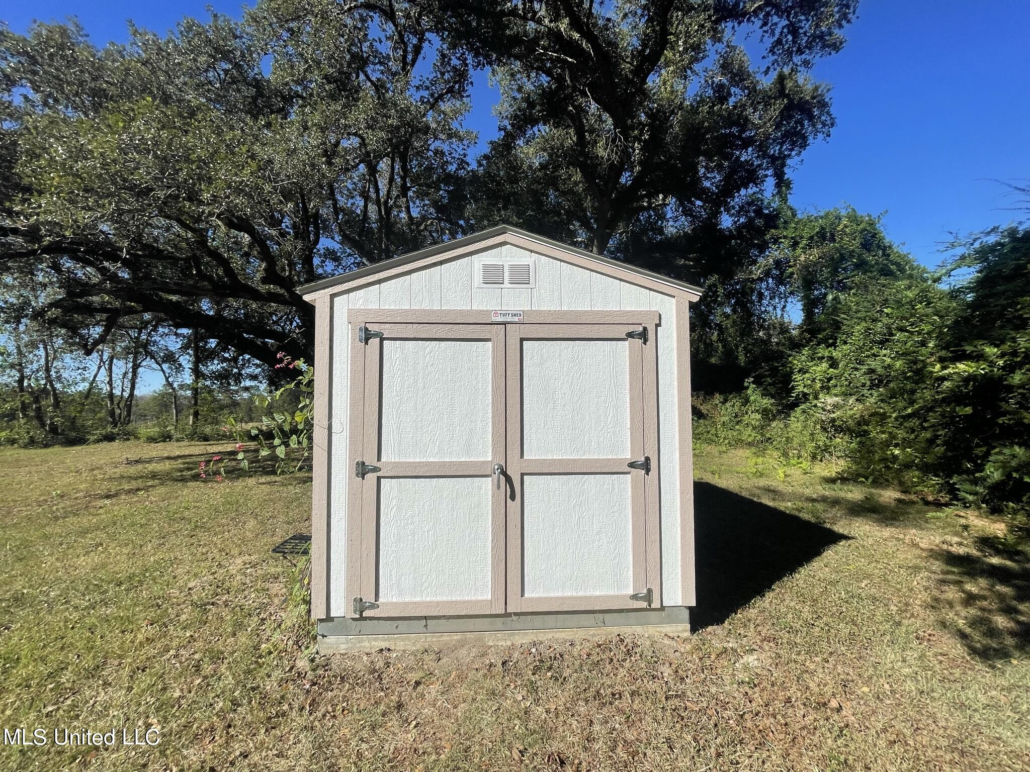 16431 Moran Road Gulfport, MS 39503 - Photo 2 of 22 IMG_7240