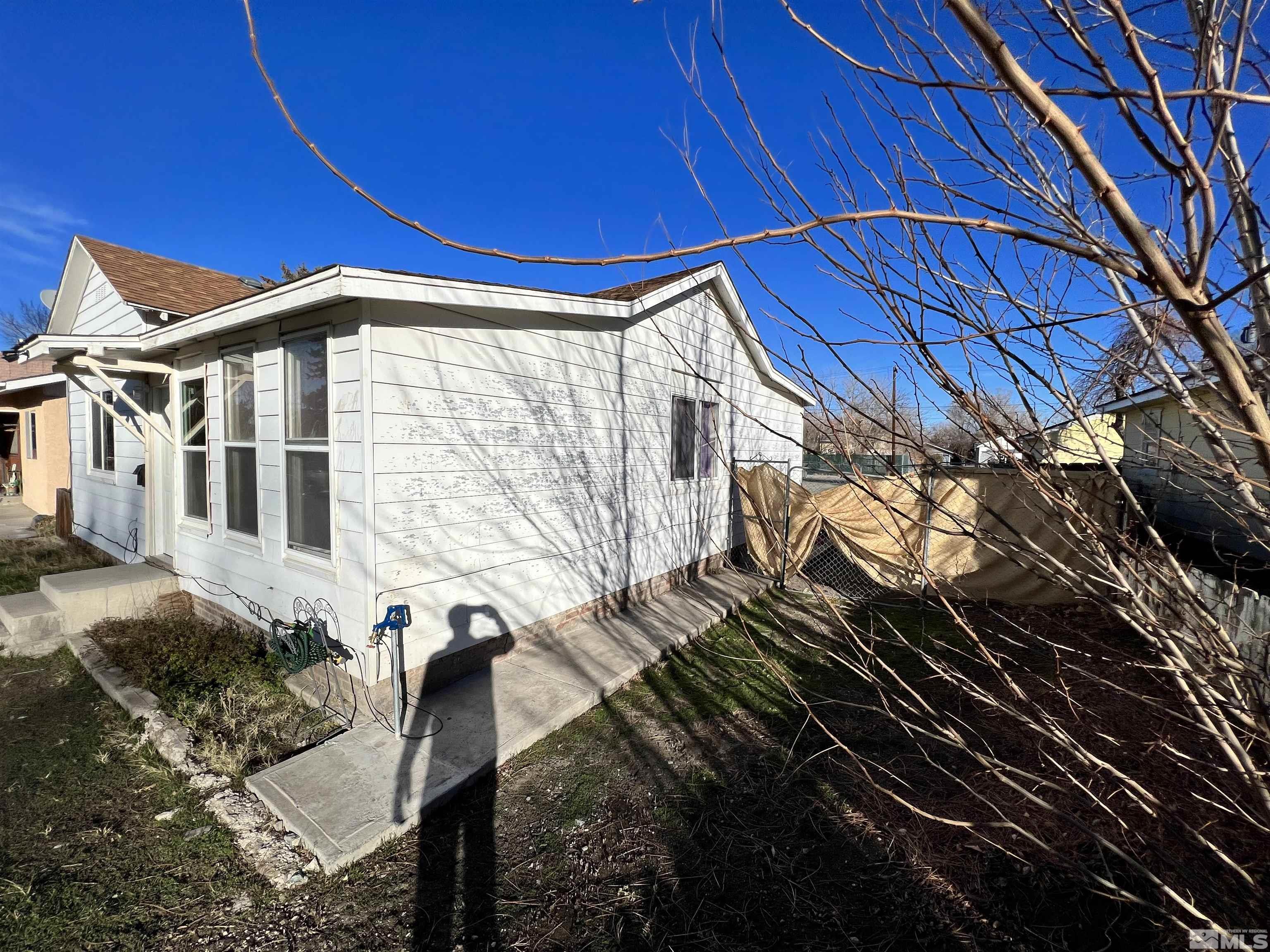 220 South Nevada Street, Unit 3 Yerington, NV 89447 - Photo 29 of 39 a front view of a house