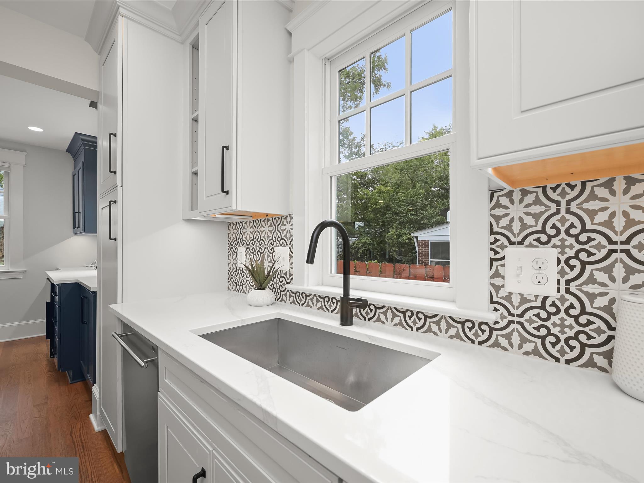 3118 17th Street North Arlington, VA 22201 - Photo 25 of 96 Extra large and deep sink with large picture windo