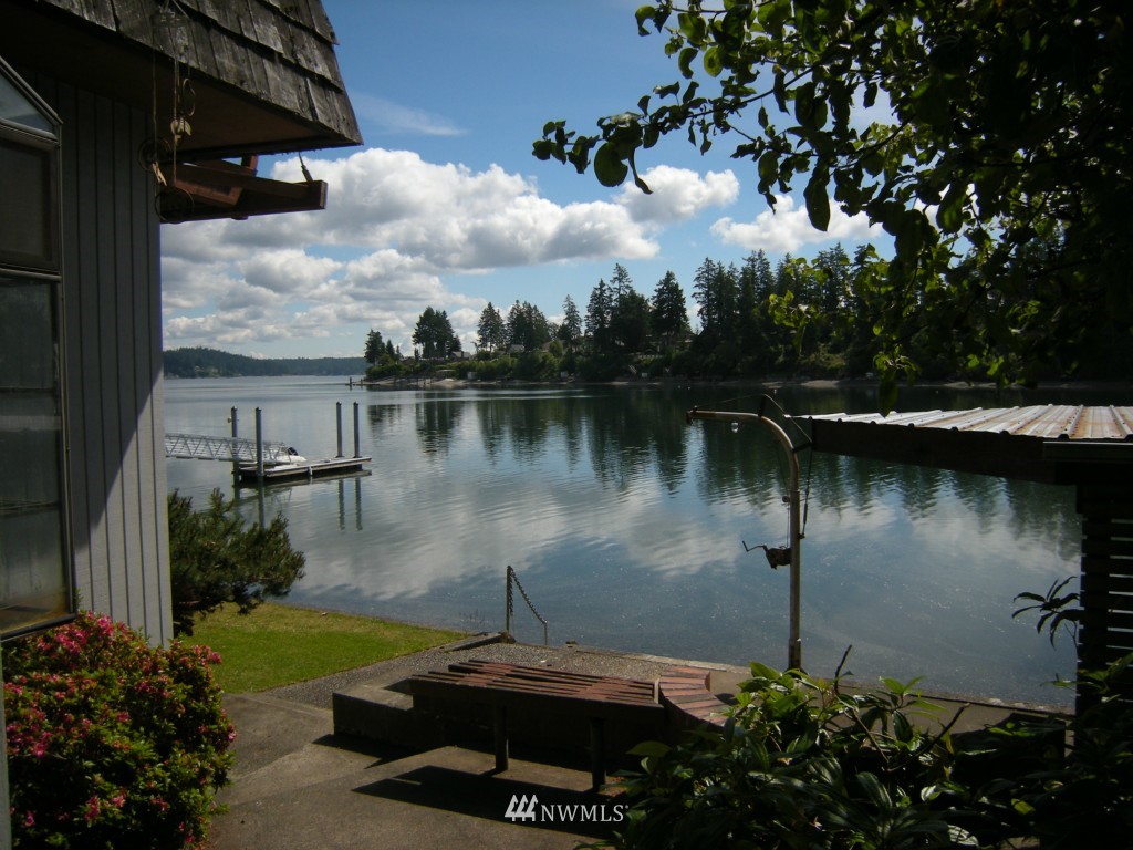 250 Grapeview Point Road Allyn, WA 98524 - Photo 1 of 15 Gallery Image 1
