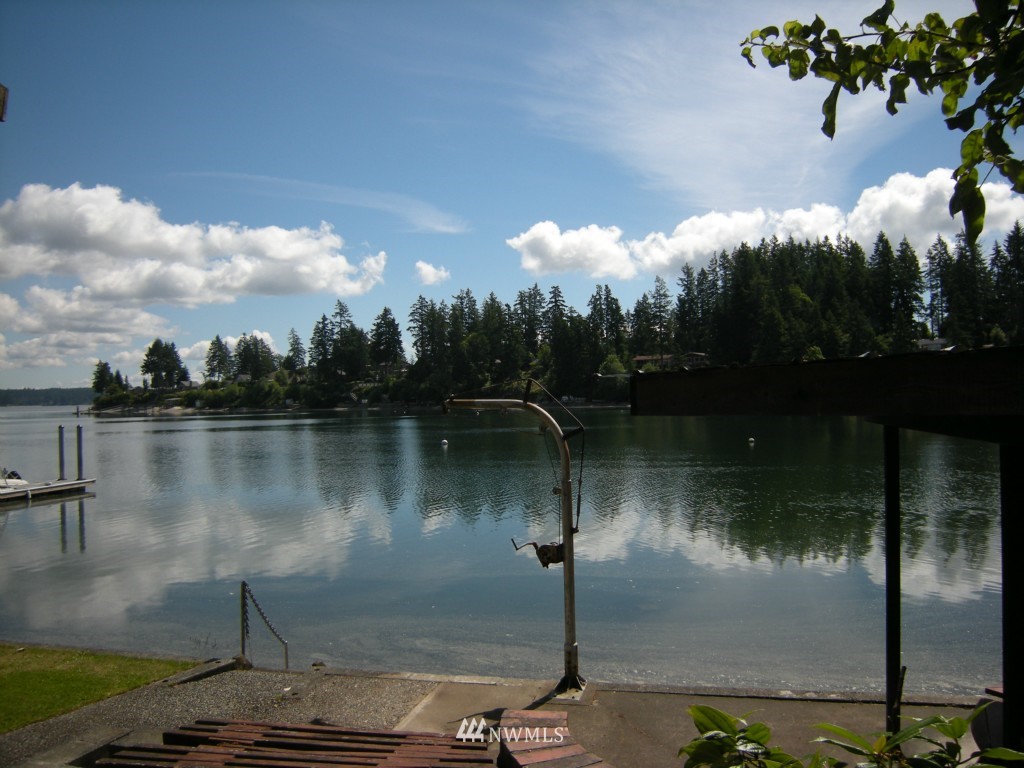 250 Grapeview Point Road Allyn, WA 98524 - Photo 2 of 15 Gallery Image 2