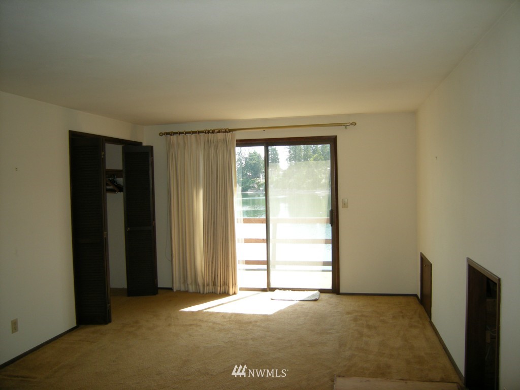 250 Grapeview Point Road Allyn, WA 98524 - Photo 14 of 15 Gallery Image 14
