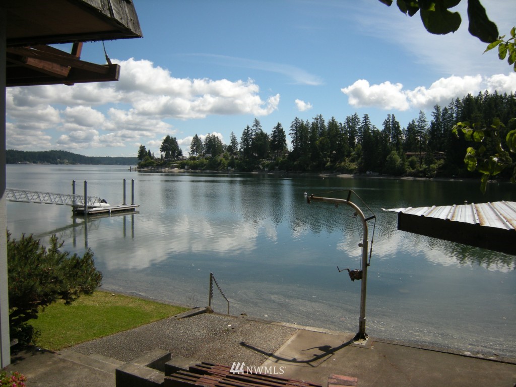 250 Grapeview Point Road Allyn, WA 98524 - Photo 3 of 15 Gallery Image 3