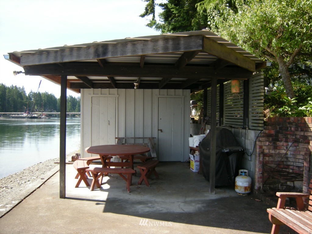 250 Grapeview Point Road Allyn, WA 98524 - Photo 7 of 15 Gallery Image 7
