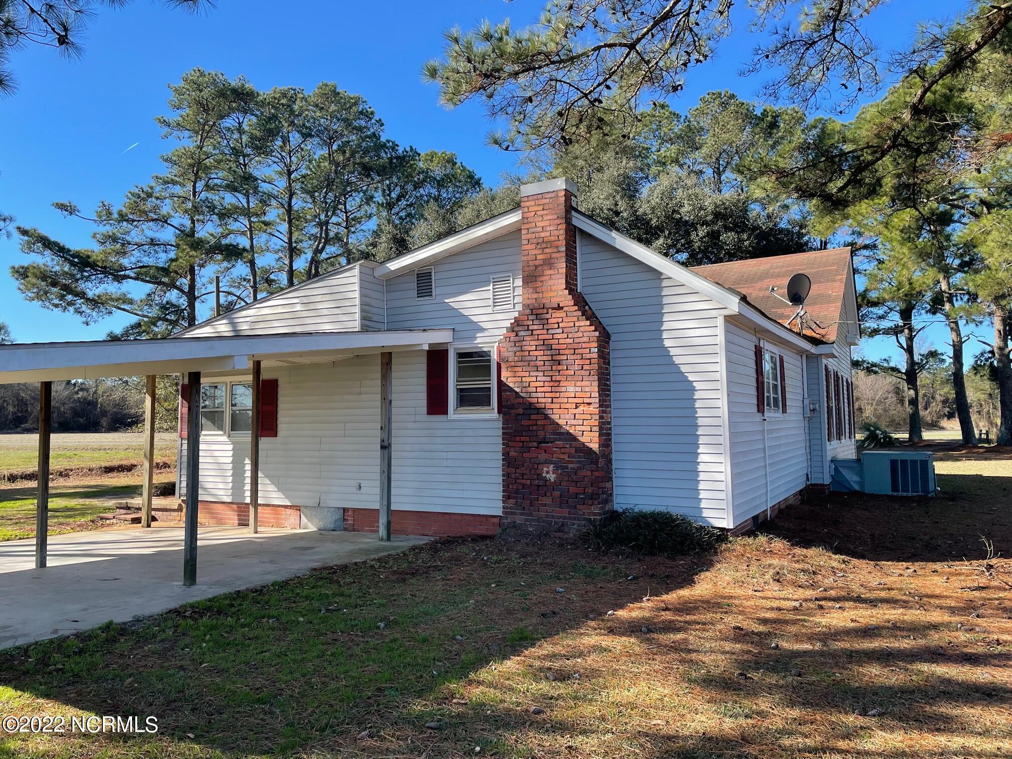 284 Ashford Road Clinton, NC 28328 - Photo 4 of 13 IMG_6459