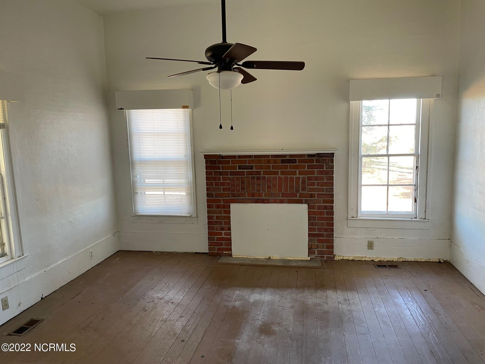 284 Ashford Road Clinton, NC 28328 - Photo 8 of 13 IMG_6467