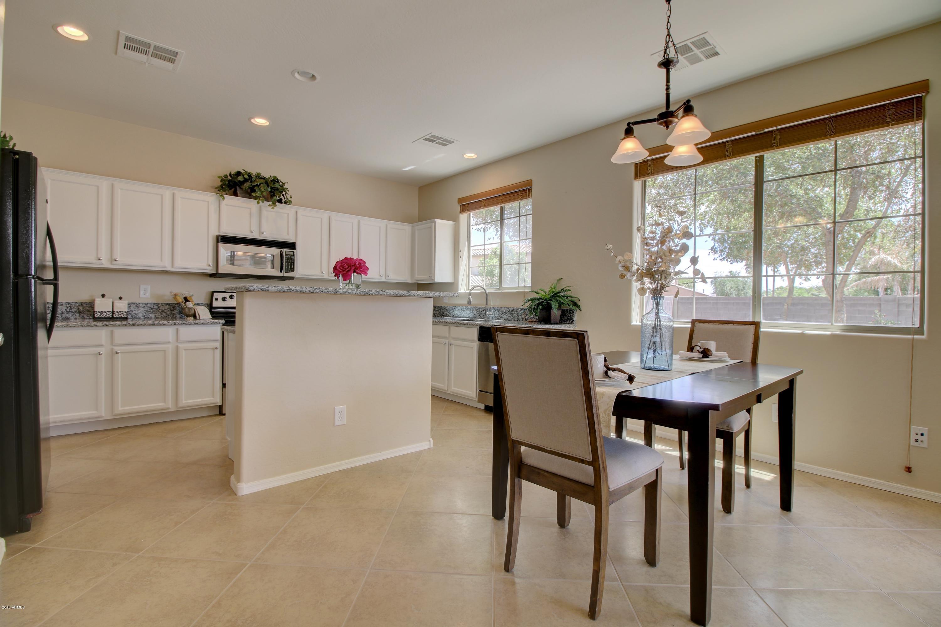 15375 West Pershing Street Surprise, AZ 85379 - Photo 2 of 40 Eat-in kitchen